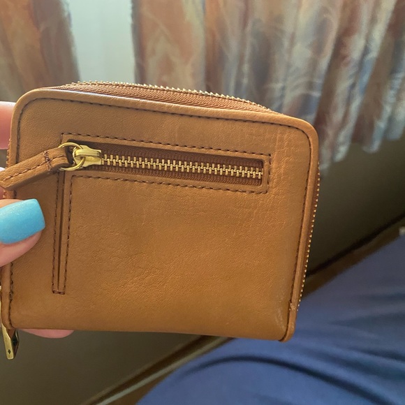 Beautiful Fossil wallet NWOT - Picture 4 of 4